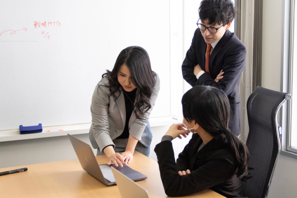 教わりながら働くと収入の伸び具合が全然違う