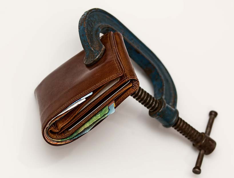 お金を借りたことない！どうすればいい？実際にお金が足りなくなった時の対処法を解説